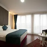 Hotel Genius 3*