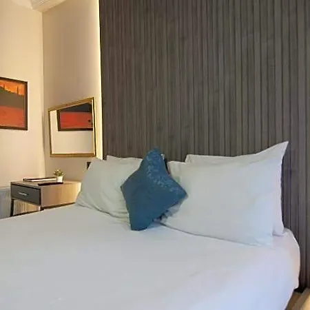 Hotel Genius 3*