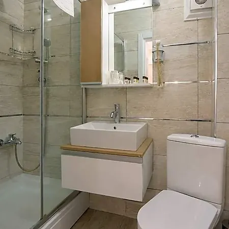 Hotel Genius 3*