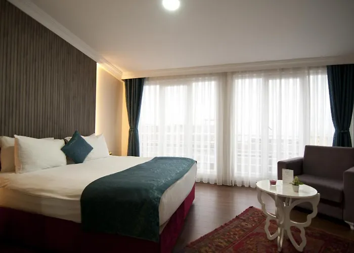 Отель Genius 3*